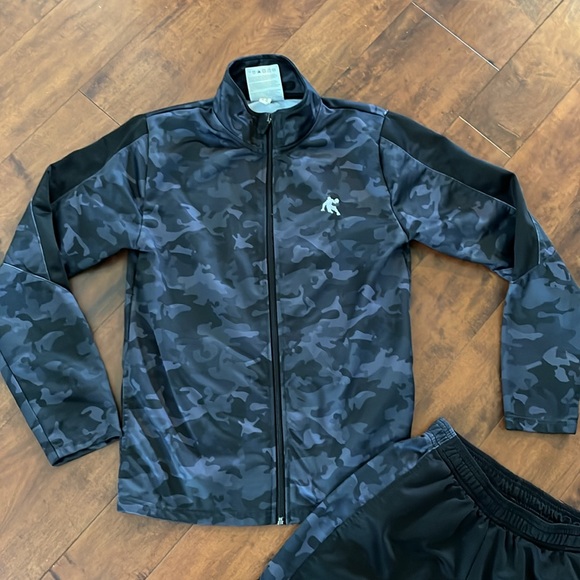 Boys And1 track pants and jacket set - Picture 5 of 9